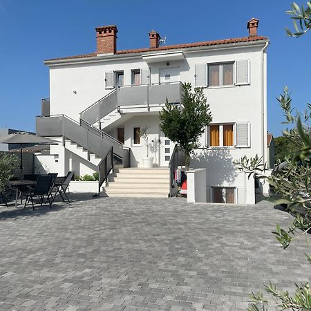 Valkane Beach Apartments Póla Kültér fotó