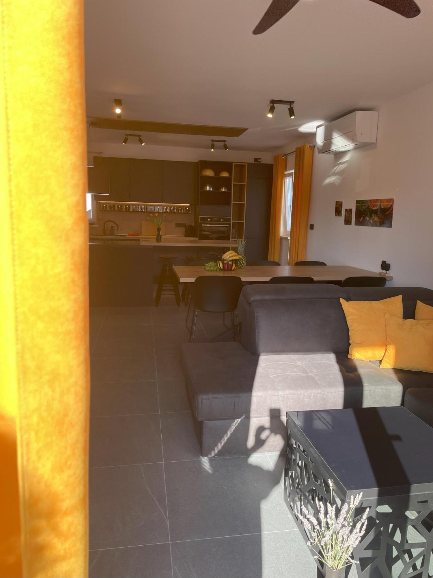 Valkane Beach Apartments Póla Kültér fotó